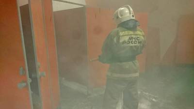 В Екатеринбурге из загоревшегося ТРЦ "КомсоМолл" эвакуировали 150 человек