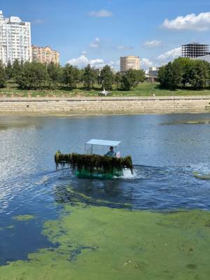 В Челябинске техника до конца октября будет чистить и поддерживать порядок на реке Миасс