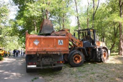 Субботник удался: Более 160 тонн мусора вывезли в из городских лесов по проспекту Шолохова