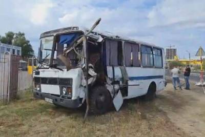 Смертельное ДТП под Киевом: при столкновении автобуса и грузовика погиб водитель