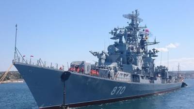 В Севастополе вывели из ремонтного дока корабль-музей “Сметливый”