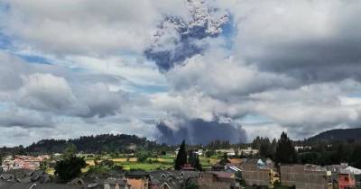 Индонезийский вулкан снова проснулся