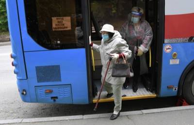 Восстановлен бесплатный проезд в автобусах для архангелогородцев старше 70 лет