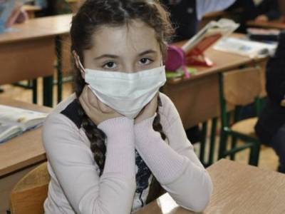 Двухнедельный карантин для школьников с 1 сентября уменьшит риск заражения коронавирусом - врач