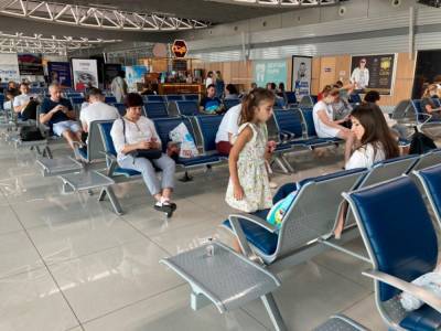 Украинка рассказала, как сотрудники аэропорта «Харьков» соблюдают нормы карантина