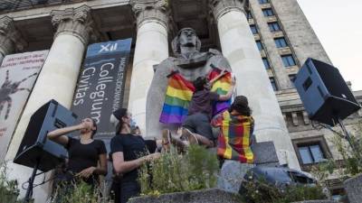 Милонов объяснил, кто стоит за гей-беспорядками в Польше