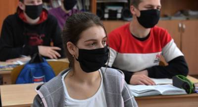 Обязательный масочный режим вводится в некоторых учебных учреждениях Глазова с начала учебного года