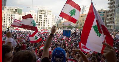 Правительство Ливана подало в отставку на фоне протестов в Бейруте
