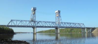 Автомобилистов предупреждают о разводке моста на "Коле"