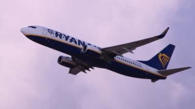 Израильтянин угрожал взорвать самолет Ryanair из-за 9,90 евро