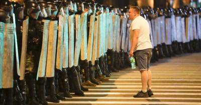 В центре Минска много милиции и автозаки, спецназ применяет силу, волнения в Гродно и Бресте