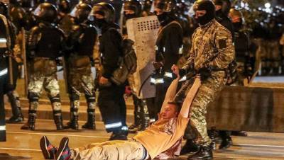 Минск задействовал внутренние войска для разгона протестующих