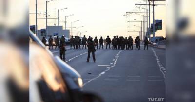 Протесты охватили крупнейшие города Беларуси: силовики не церемонятся, слышны взрывы (фото, видео)
