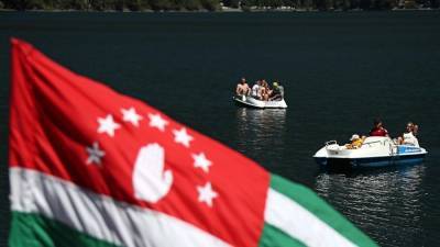 Абхазия не будет повторно закрывать границы для туристов