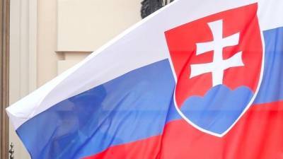 МИД РФ пообещал «зеркально» ответить на высылку дипломатов из Словакии