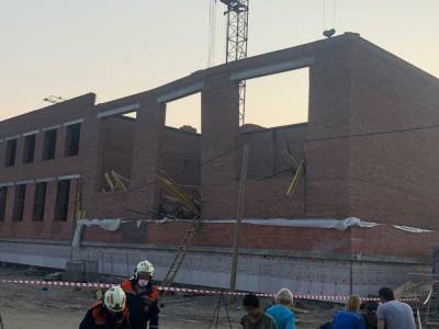 В Северном парке обрушилось строящееся здание школы: есть пострадавшие
