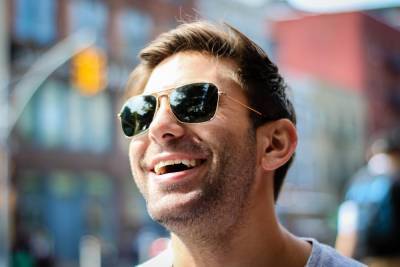 Учёные из Швейцарии рассказали, что частота смеха влияет на восприятие стрессовых ситуаций