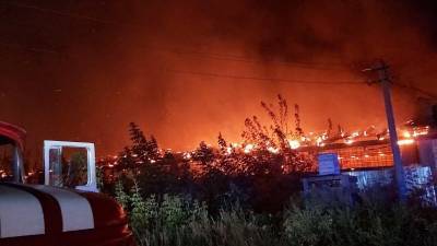 В Ульяновске загорелось здание, в котором делают уголь