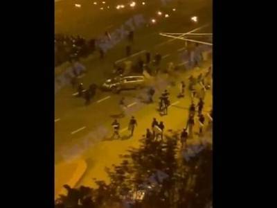 В Минске автомобиль въехал в группу силовиков во время ночных протестов