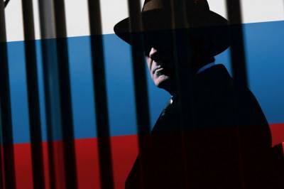 Словакия выслала трех российских дипломатов, подозреваемых в шпионаже