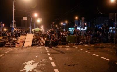 На улицах Минска появились баррикады