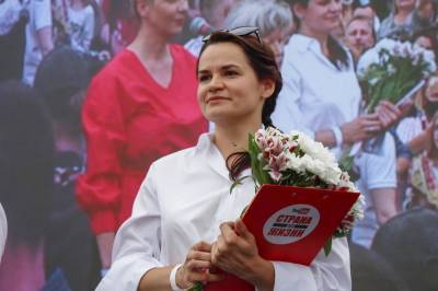 Проигравшая выборы в Беларуси Тихановская покинула страну