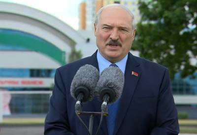 Режим ЧП и комендантский час: Лукашенко созвал Совет Безопасности - протесты в стране не утихают