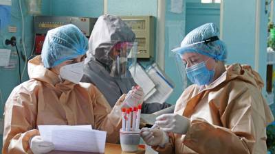 На Украине выявили 1158 новых случаев коронавируса за сутки