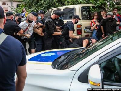 На акции протеста у посольства Беларуси в Киеве задержали Кольченко
