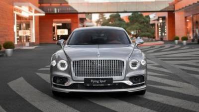 Начались российские продажи нового Bentley Flying Spur