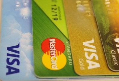Эксперты назвали наиболее опасные места для оплаты банковской картой
