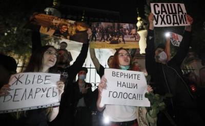 Минувшей ночью в Минске и других белорусских городах были столкновения между силовиками и протестующими