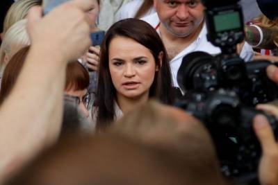 Штаб Тихановской заявил, что власти вынудили ее уехать