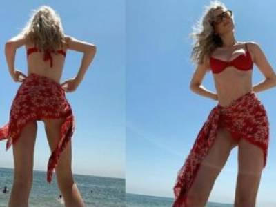 «Ангел» Victoria’s Secret соблазняла фанатов своими позами в бикини