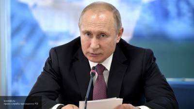 Путин призвал сохранить бесплатное горячее питание во всех школах РФ