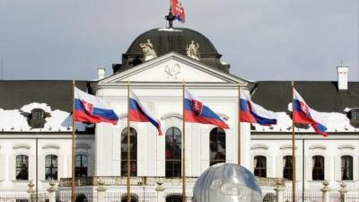 «Уши США» и спланированная акция: эксперт о высылке дипломатов РФ из Словакии