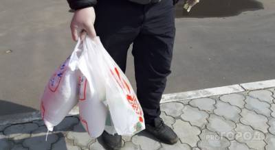 Дедушка отправил 16-летнего внука за продуктами, а тот списал 320 тысяч рублей