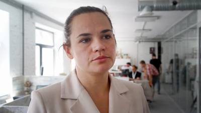 Уехавшая из Белоруссии Тихановская призвала прекратить протесты