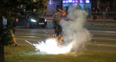 Беспорядки, баррикады и кровь: протесты в Минске не стихают
