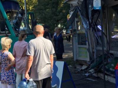 На Новобеличах в Киеве маршрутка врезалась в МАФ