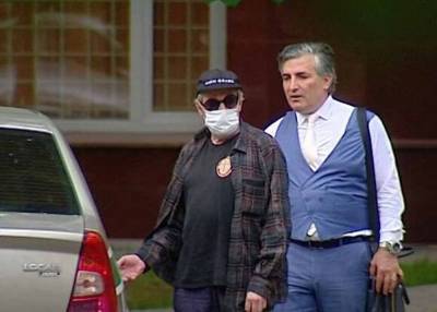 Актера Михаила Ефремова госпитализировали из здания суда