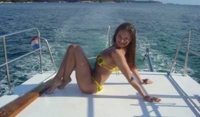Поклонники Алины Кабаевой «взорвали» соцсети архивной фотосессией на яхте