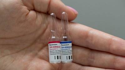 СМИ Запада скептически отнеслись к разработанной в РФ вакцине от COVID-19