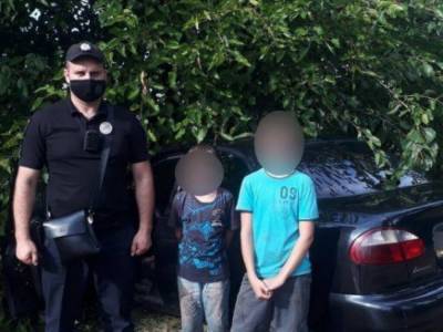Под Киевом двое мальчиков угнали машину и попали в ДТП