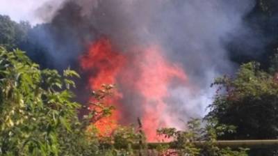 На станции Арбеково горящий дом тушили 9 пожарных