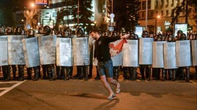 «Им нужна жертва!» — хроника второй ночи протестов в Белоруссии