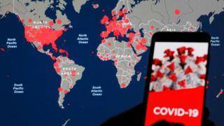 Коронавирус в мире: 20 миллионов заразившихся; новые ограничения в Греции