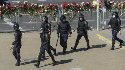 В центре Минска скапливаются ОМОН и вутренние войска