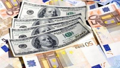 На валютном фронте без перемен: причины «заморозки» курса доллара во вторник