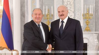 Президент Армении Саркисян в телефонном разговоре поздравил Лукашенко с победой на выборах